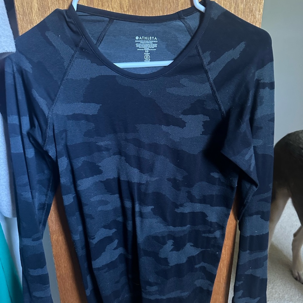 Athleta Black Patterned Long Sleeve Shirt